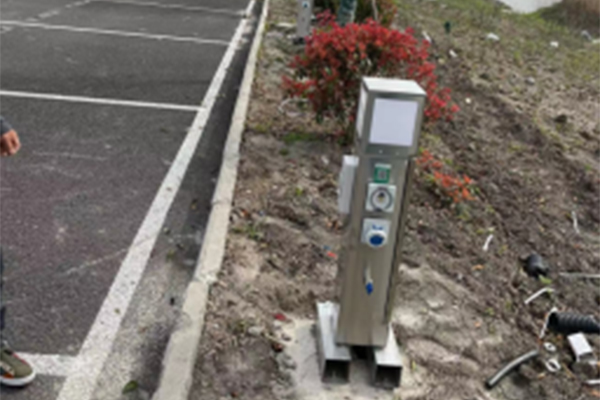 戶外營地智能掃碼水電樁應(yīng)用實拍